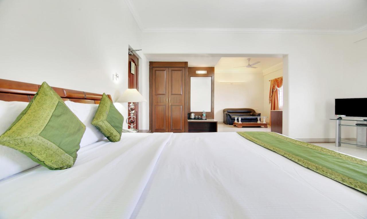 Treebo Trend President Suites Bengalúr Exteriér fotografie